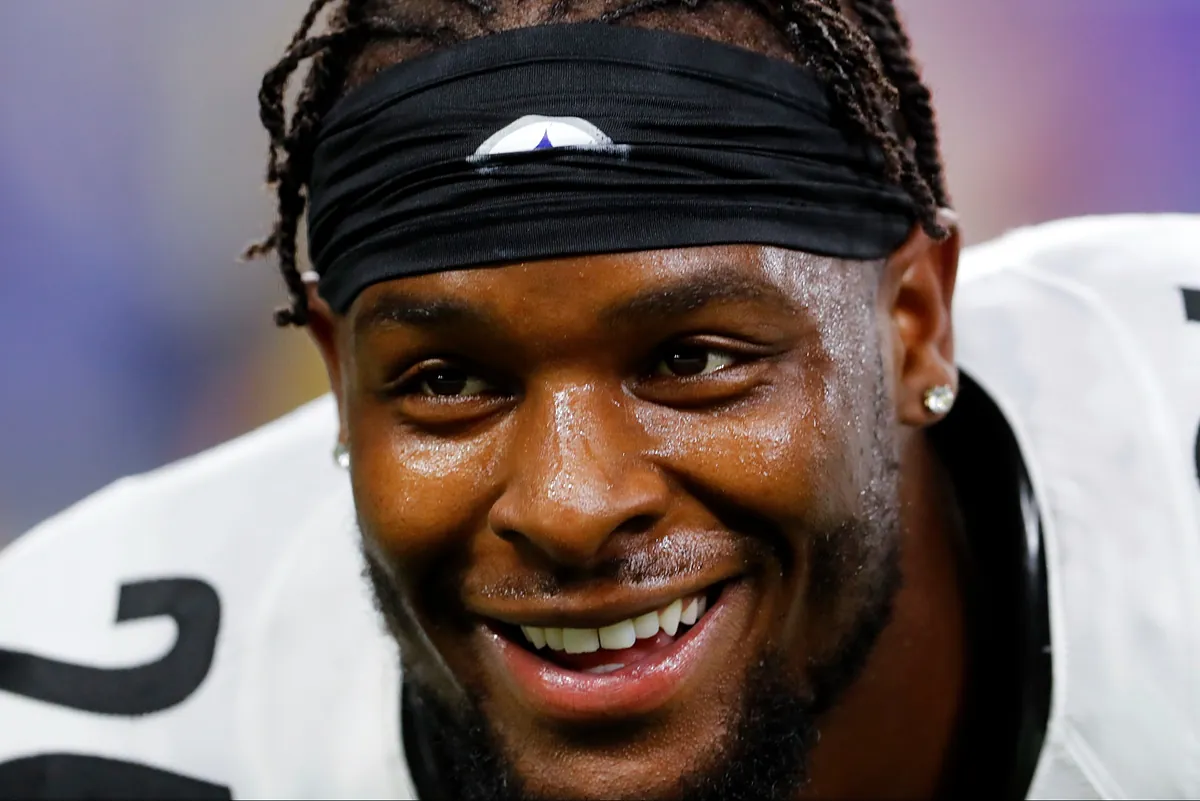 Le'Veon Bell Sets Sights on Boxing Dominance: The NFL Icon's Next Big Challenge