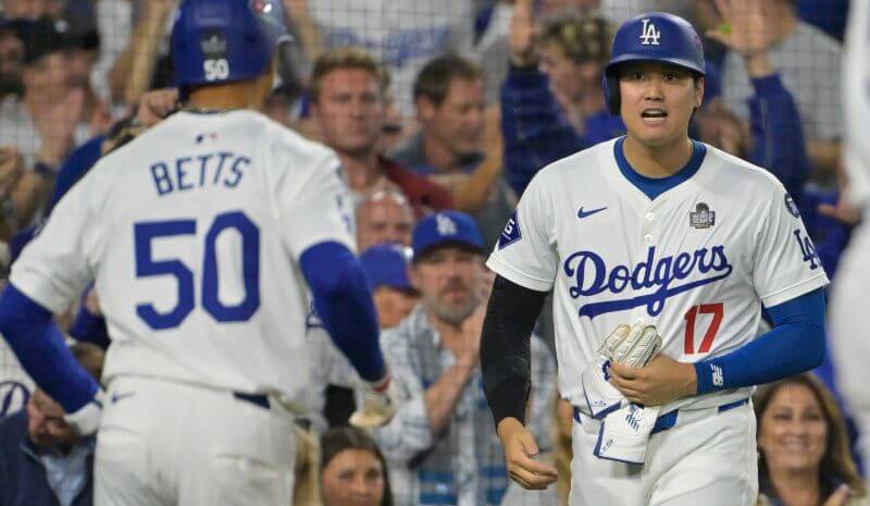 Лос-Анджелес Доджерс лідирує у прогнозах MLB 2025 з показником 103.5 перемог