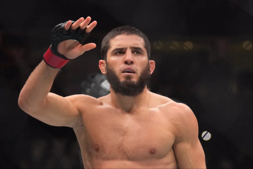 Іслам Махачев шокує світ UFC: чемпіон залишає титул у легкій вазі заради нового виклику