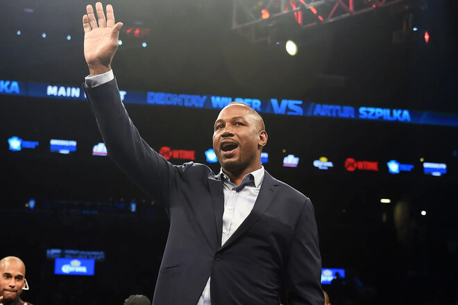 Lennox Lewis Points Out Usyk's Weakness Ahead of Dubois Rematch