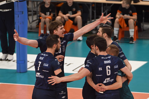 Проєкт Варшава за крок від бронзи PlusLiga після впевненої перемоги над Ястшембським Венглем