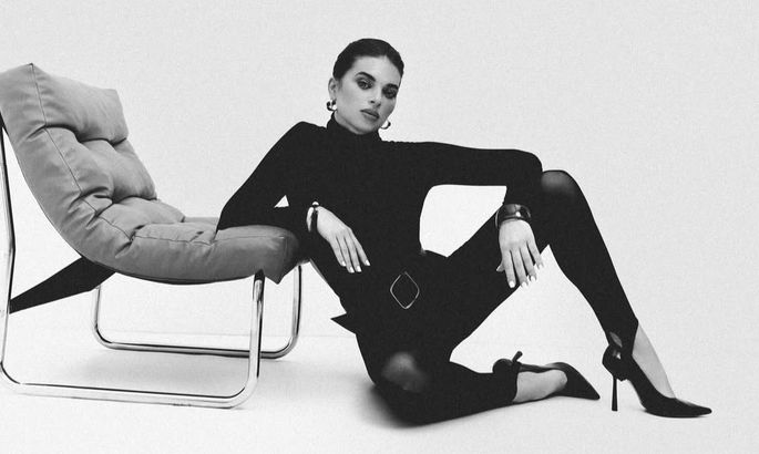 Oleksandr Usyk's Wife Kateryna Celebrates 37th Birthday with Elegant Photoshoot