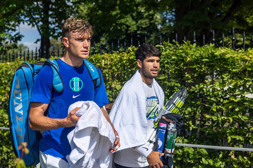 Алькарас провів показове тренування перед стартом Roland Garros 2025