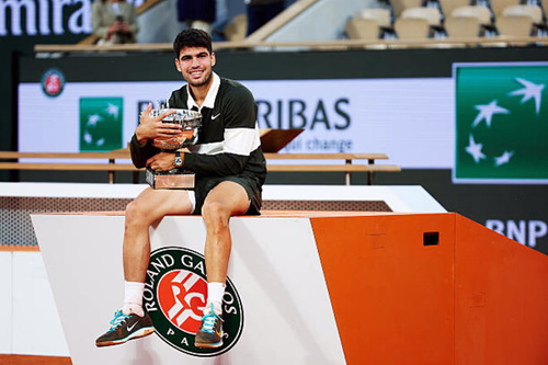 Carlos Alcaraz Makes History at Roland Garros 2025 with Epic Five-Set Comeback