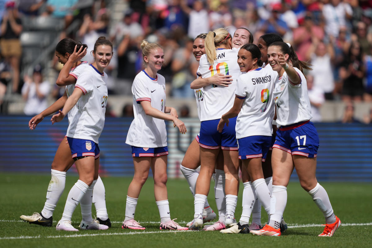 Жіноча збірна США з тріумфом дебютує під керівництвом Емми Хейс, розгромивши Південну Корею 4-0