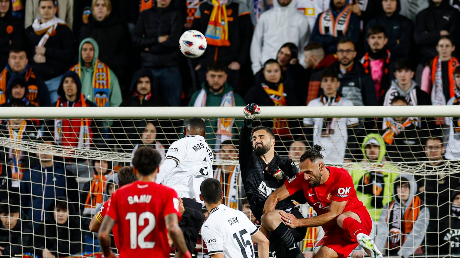 Valencia's Goalie Genius Mamardashvili Stops 6.1 Goals!