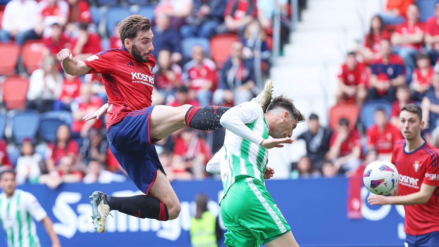 Moncayola's Red Card Incident: A Painful Mistake During Osasuna Clash