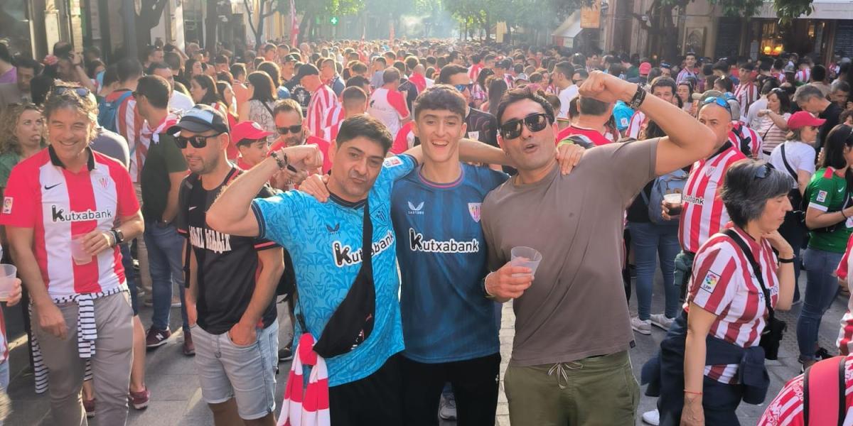 50K Athletic Fans Swarm Sevilla for Epic Football Showdown!