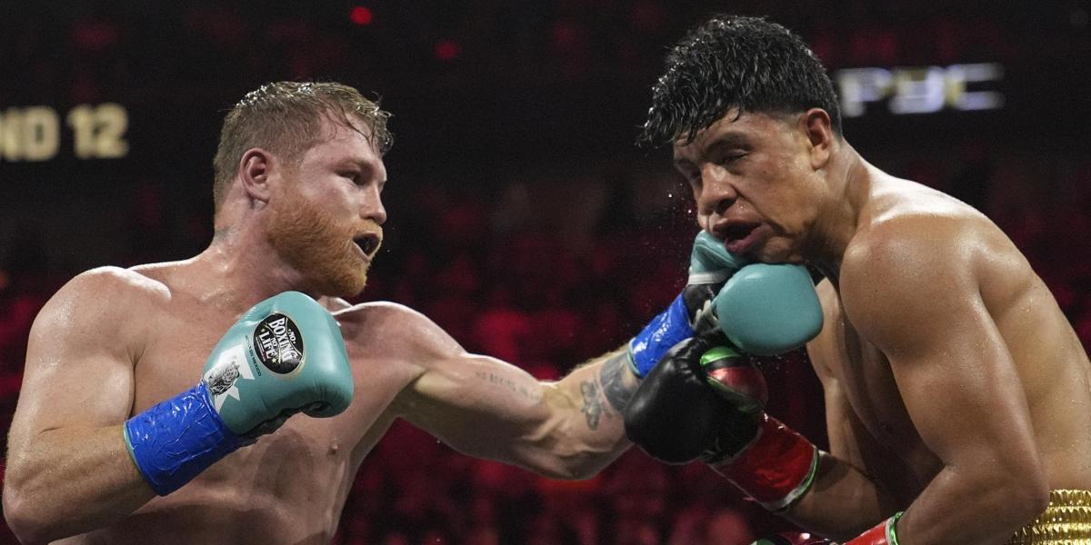 Canelo Alvarez Triumphs in Mastery of Boxing to Retain Super Middleweight World Titles