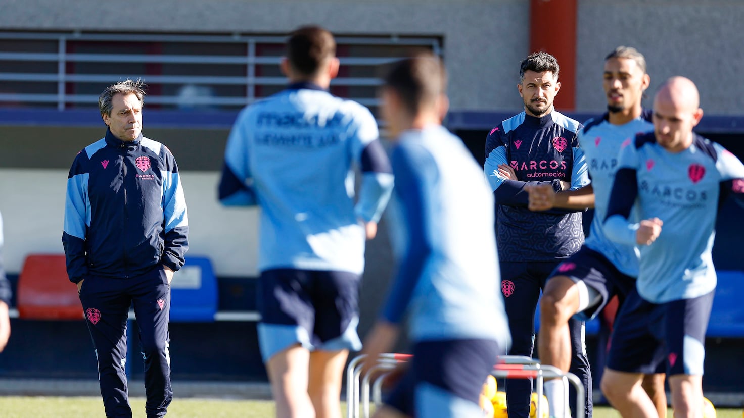 Héctor Rodas Takes the Helm: Levante's New Chapter Begins Against Villarreal B
