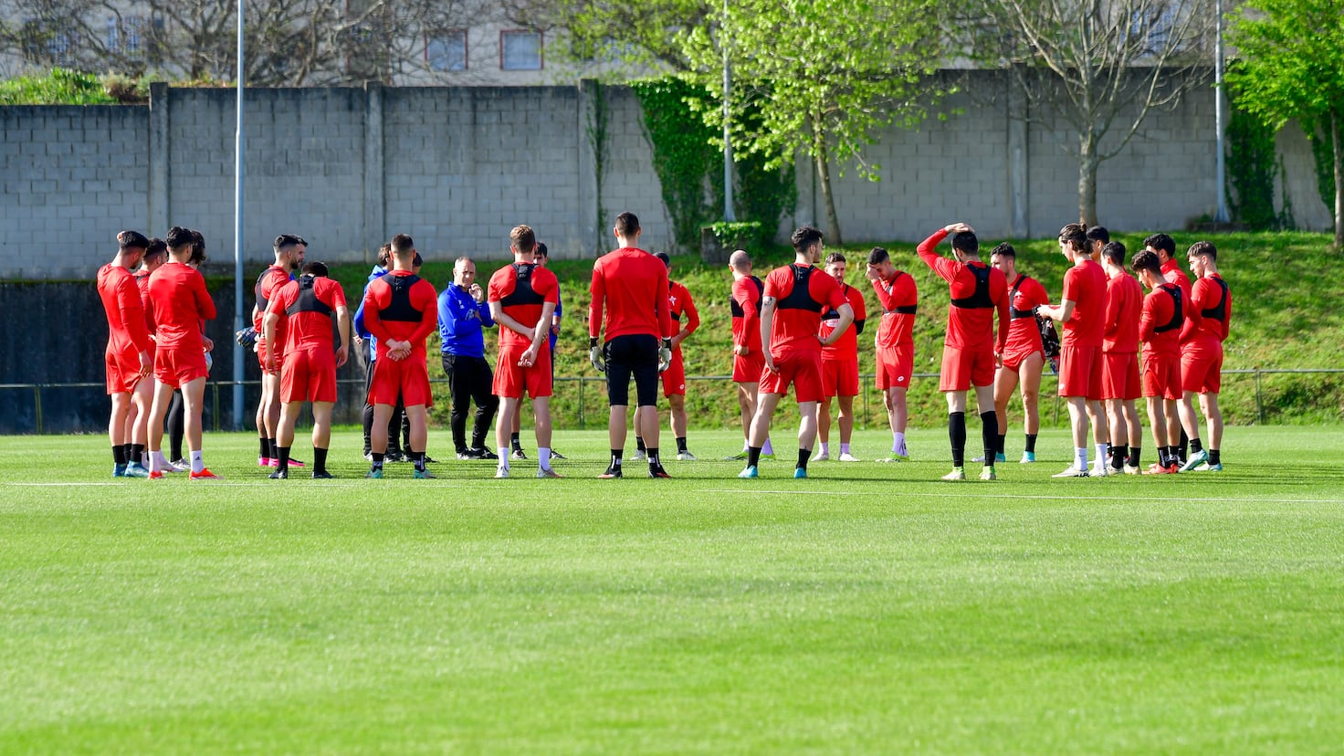 Huesca's Iron Defense Challenges Ferrol's Playoff Dream!