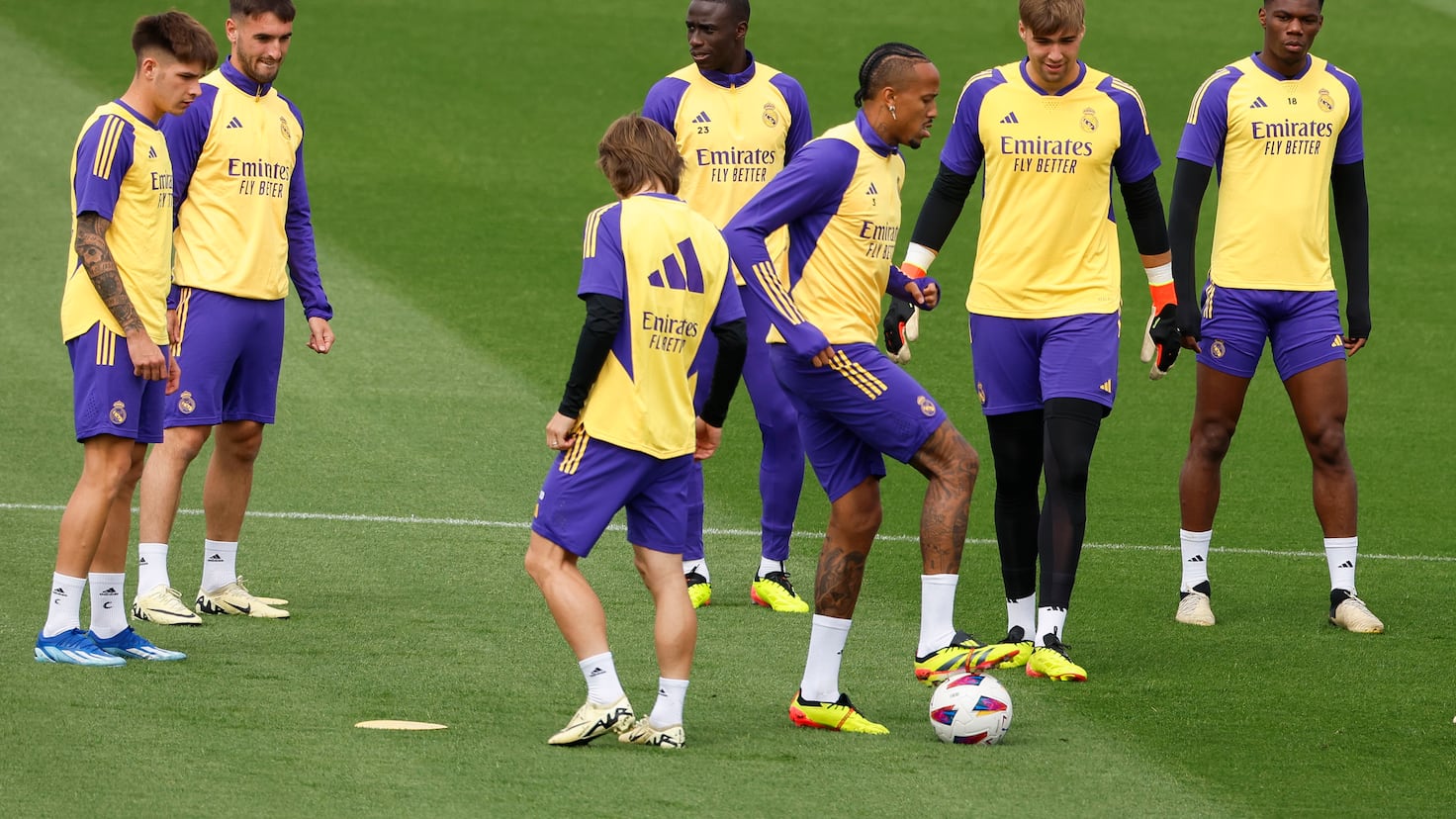 Real Madrid's Final Preparations Unveil Returning Courtois and New Talents Ahead of Cádiz Clash