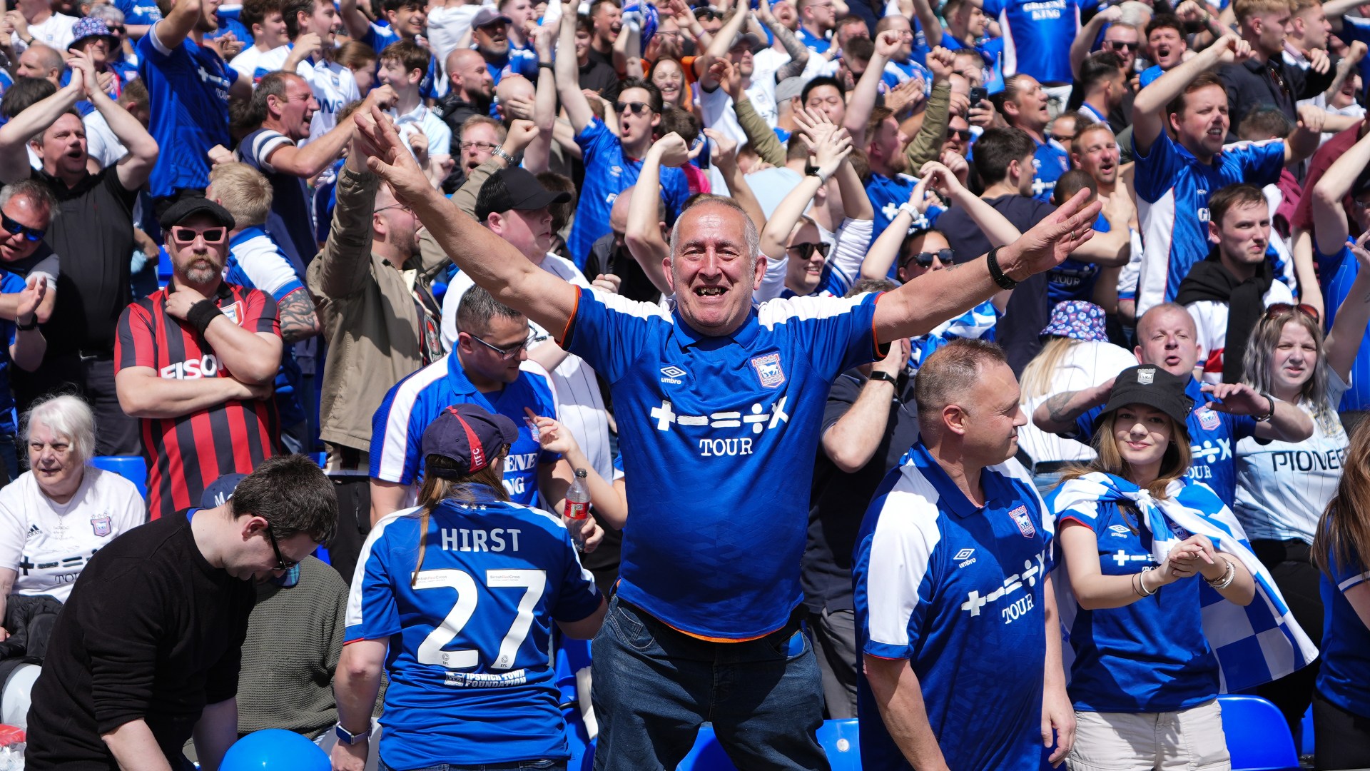 Ipswich Triumphantly Returns to Premier League After 21 Years