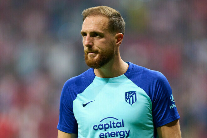 Jan Oblak Transfer Whispers: Top Clubs in Pursuit of Atletico's Guardian