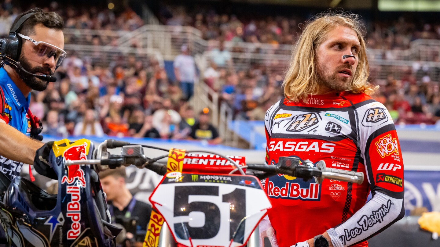 Barcia's Regretful Collision with Lawrence: A Supercross Drama!