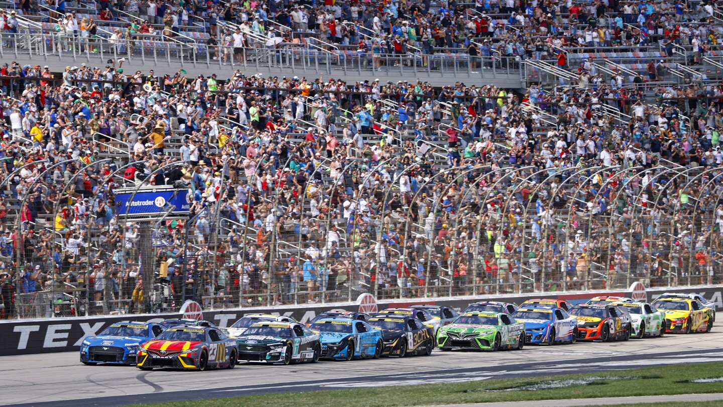 Шалені ставки NASCAR: хто стане королем швидкості у Техасі?